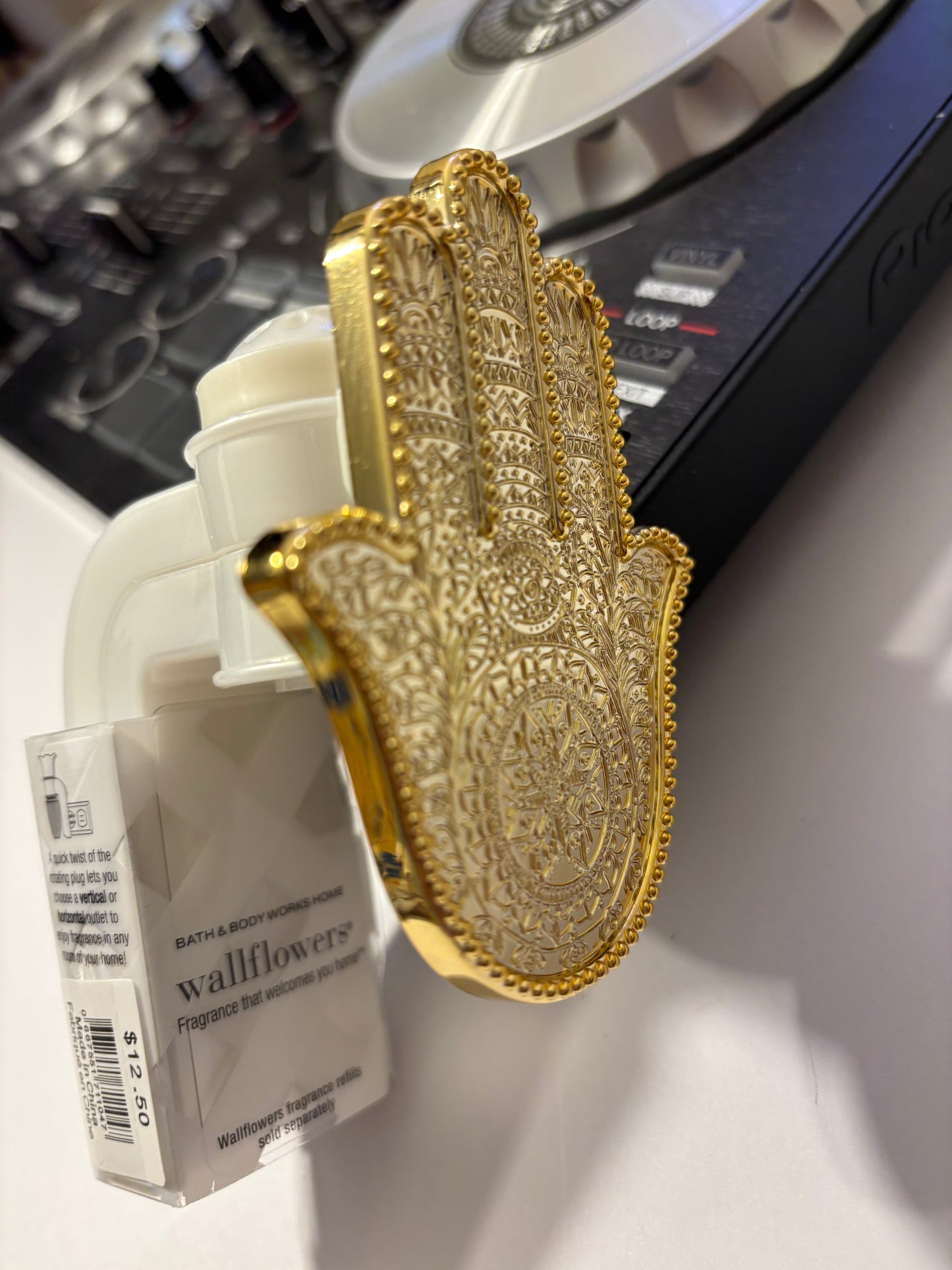 ✨ Rare Find: Limited Edition Golden Hamsa Wallflower ✨