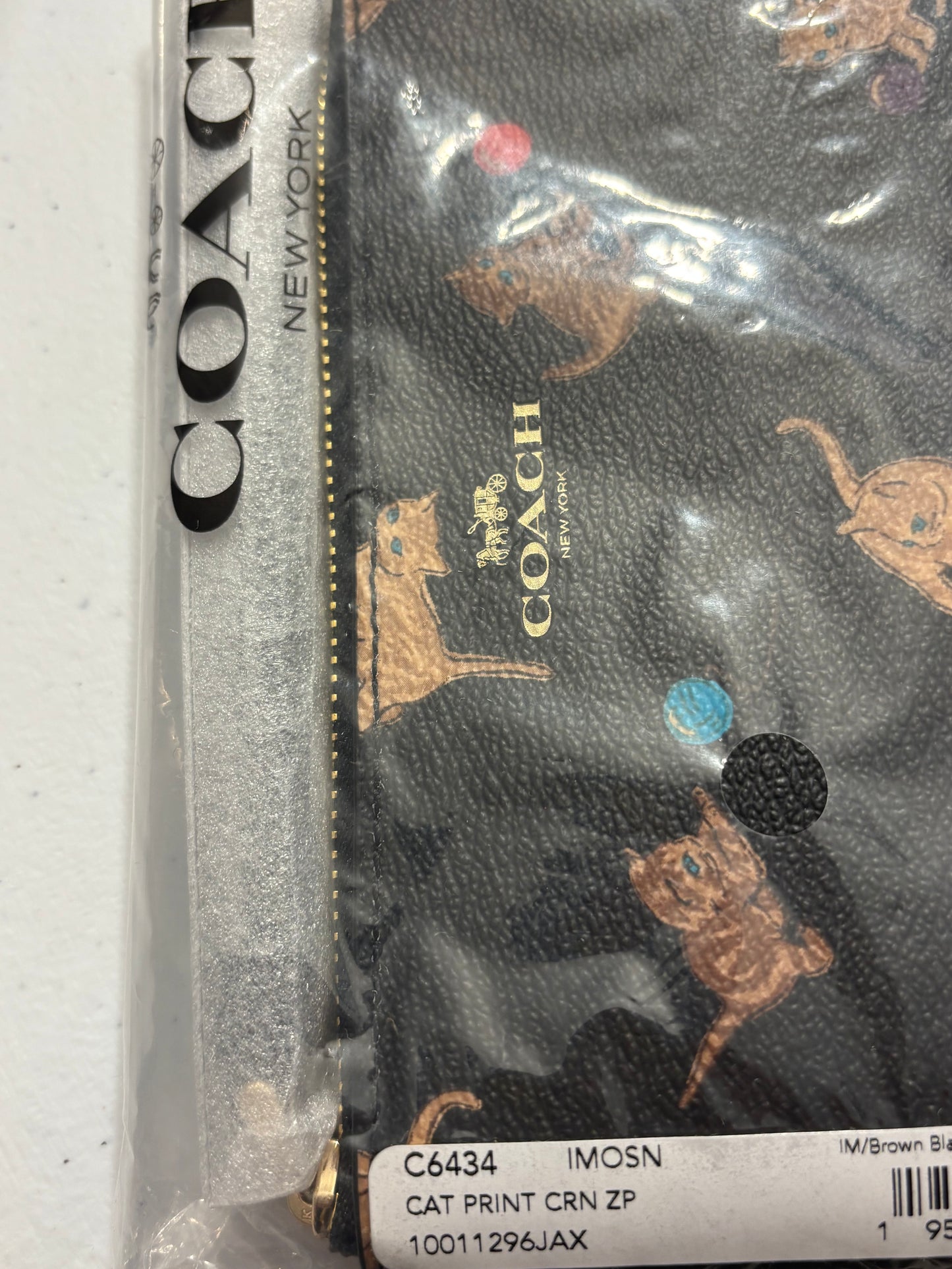 Coach Women's Corner Zip Wristlet Signature Cat Print